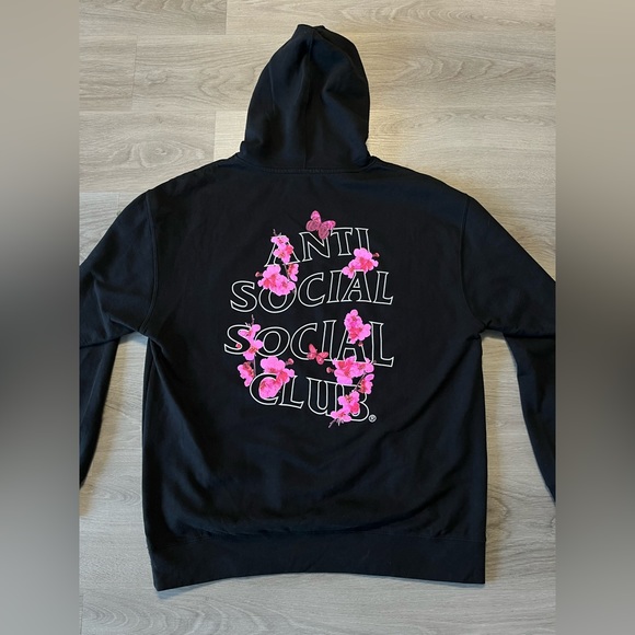 🔥🌸Antisocial social club hoodie size men's